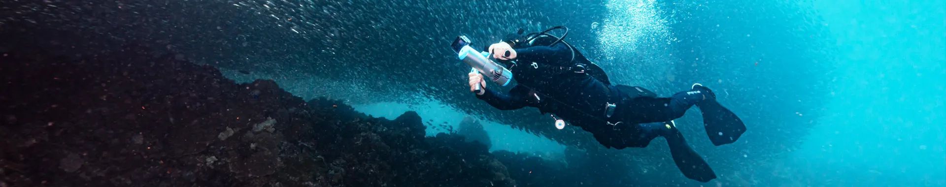 How to safely and effectively use a mini scuba diving tank?